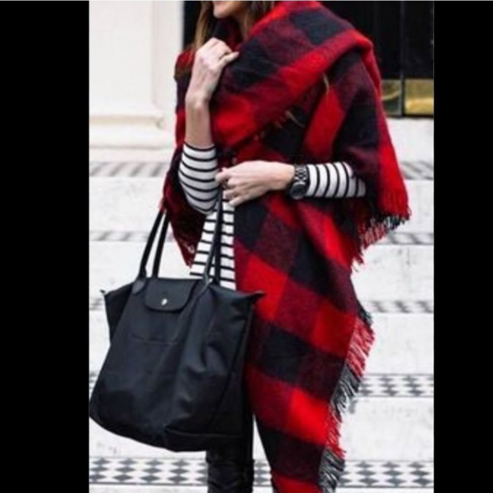 Checkered Plaid scarf black & red - Picture 3 of 13